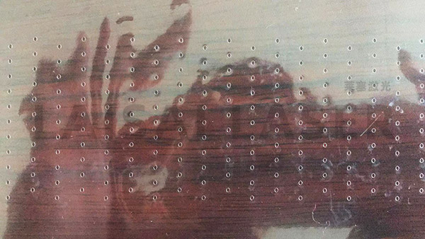 CO2激光切割機(jī)的優(yōu)勢(shì)和缺點(diǎn)及應(yīng)用